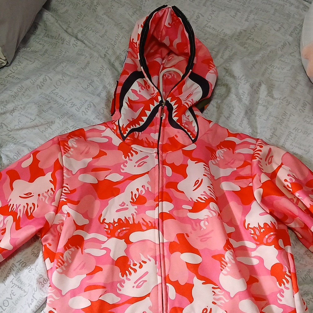 B hoodie